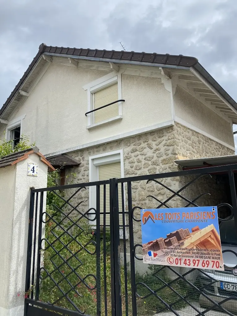 Maison en meulière et couverture rénovée
